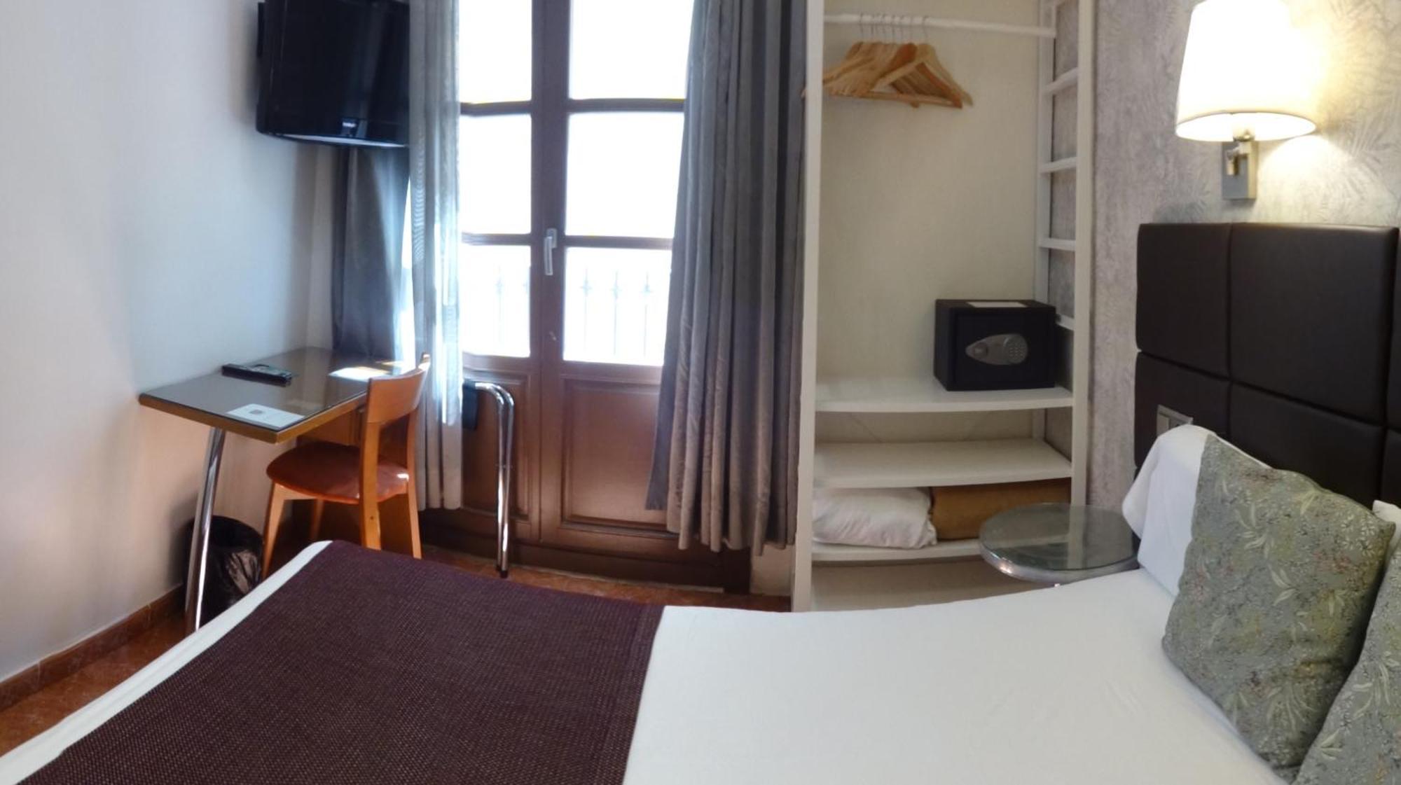 Hotel Lloret Ramblas Barcellona Esterno foto